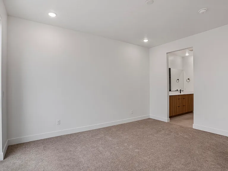 1947 250th S — Photo 15