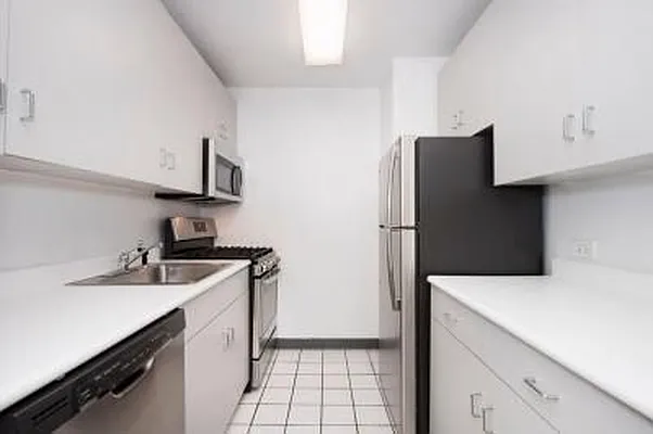 Rented by Perlbinder Realty | media 7