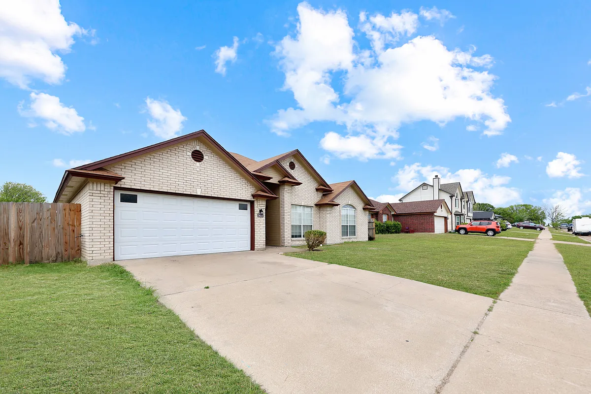Building Photo - 3611 Dorothy Jane Dr