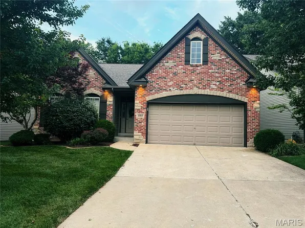 335 Revolution Dr, Saint Peters, MO 63376
