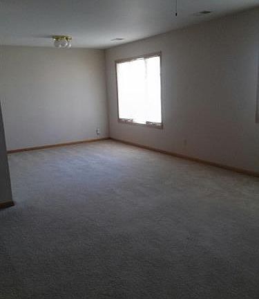3rd image of 321 Ash Ct #321