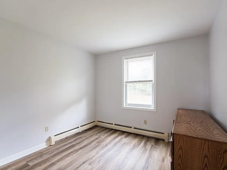 288 Duane Ave — Photo 12
