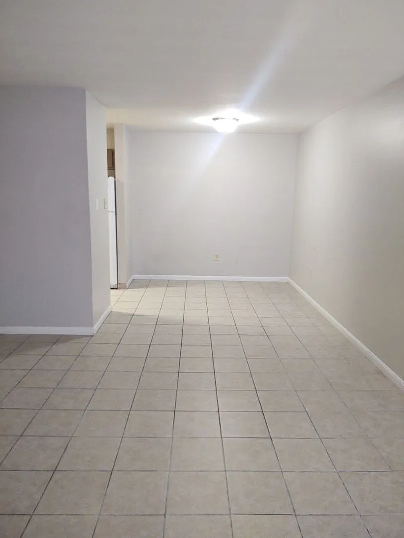 1 Bed/1 Bath Condo off of Bertrand — Photo 4
