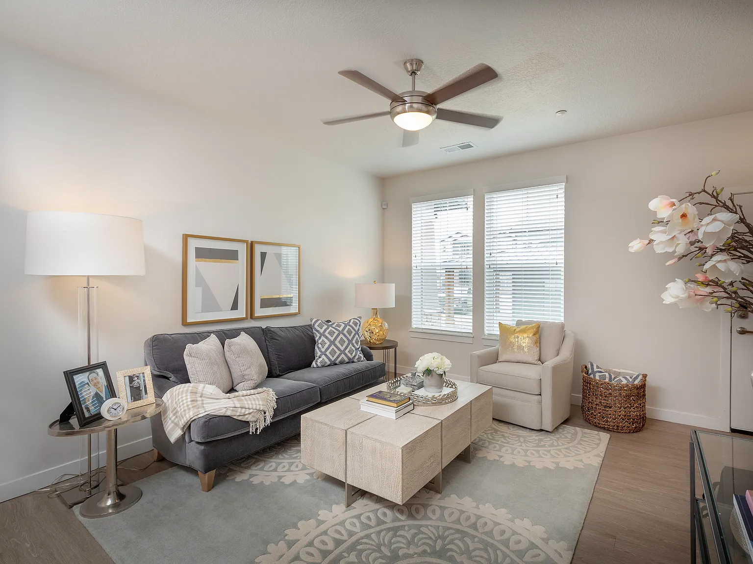 2 bed, 1182 sqft, $2,098 — Photo 4