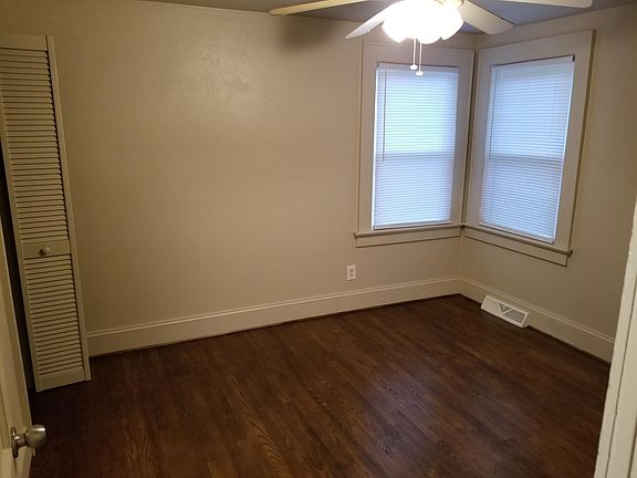 4th image of 1454 6th St SE