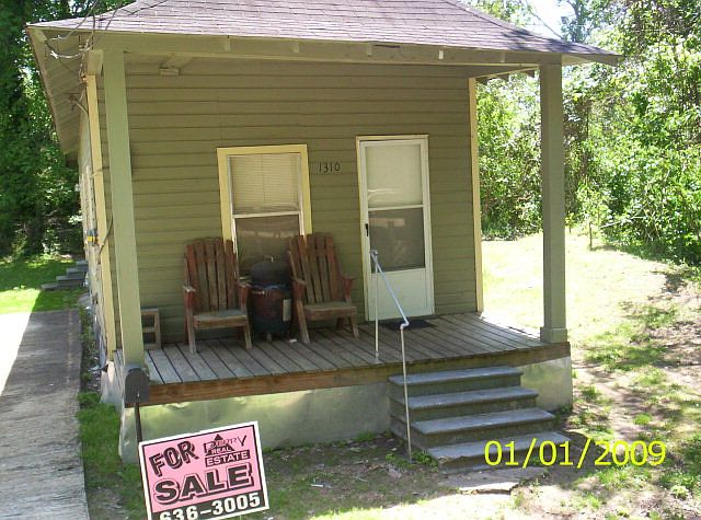1st image of 1310 Wood St