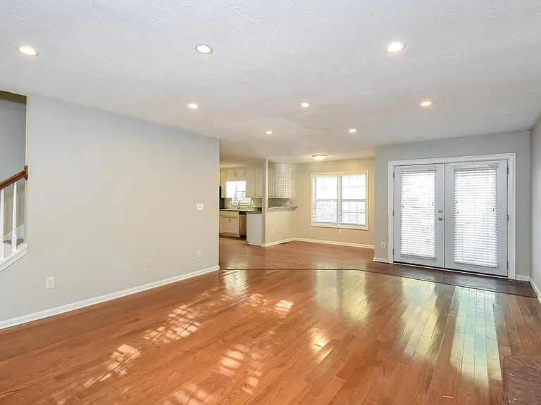 655 Simon Ive Dr — Photo 6