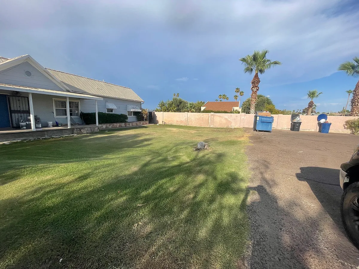 Building Photo - 1808 E Loma Vista Dr