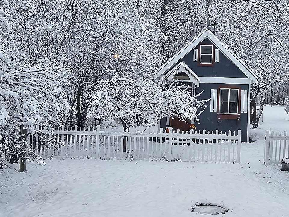 1st image of 321 Montclair Dr #3