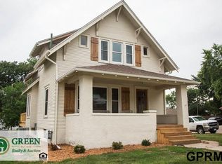 1217 N Burlington Ave, York, NE 68467