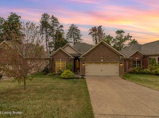 9320 Fernhill Dr, Louisville, KY