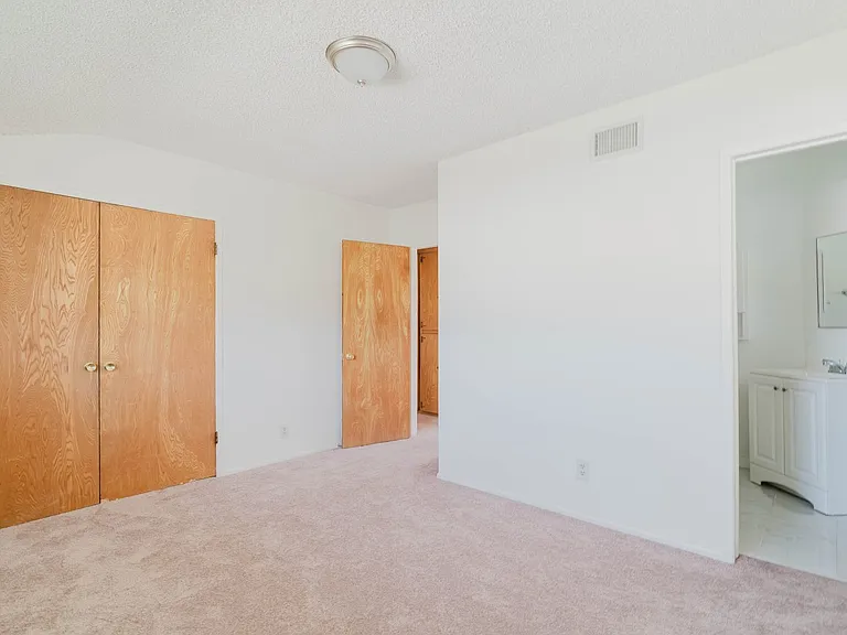 10826 Blucher Ave — Photo 18