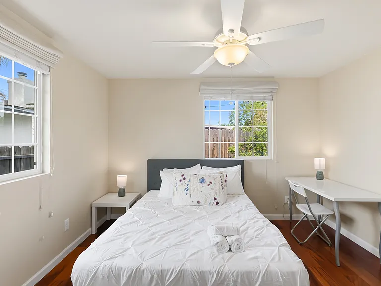 609 Stanford Ave — Photo 46