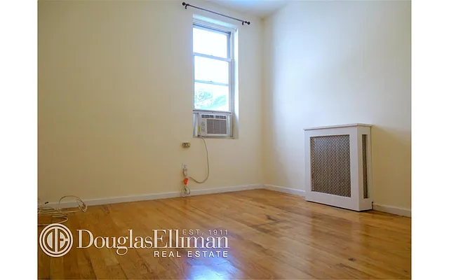 Rented by Douglas Elliman | media 22