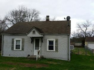 704 Russell St, Harriman, TN 37748