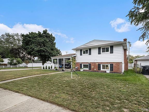 2nd image of 37017 Gilchrist St