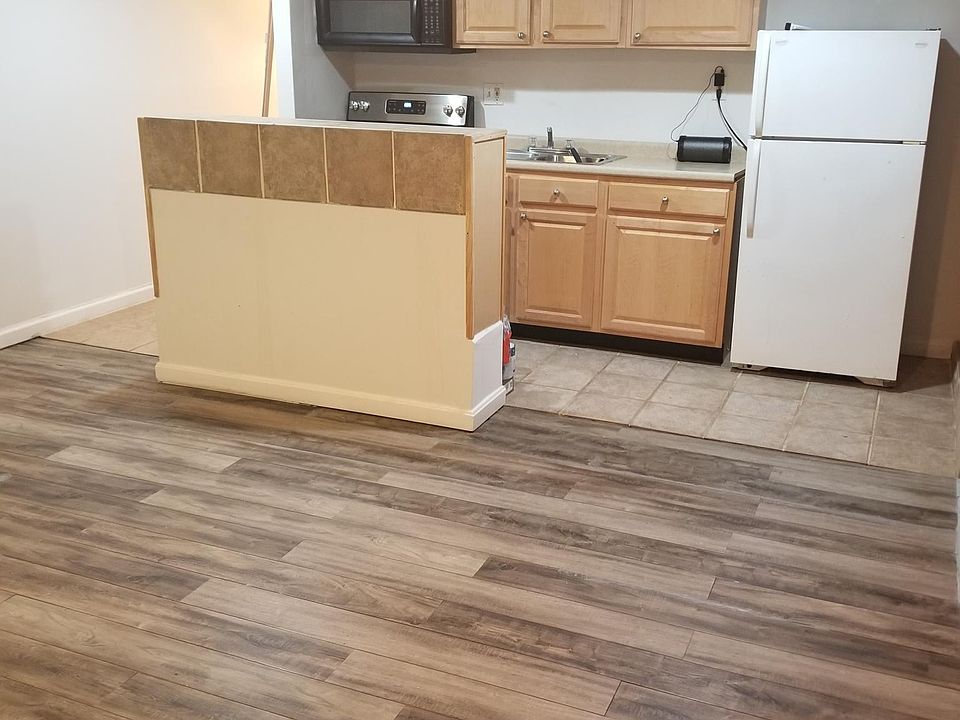 2nd image of 110 15th St SE