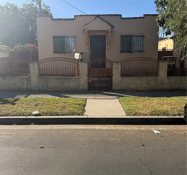 2068 W 52nd St