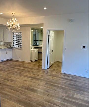 3rd image of 5319 Lindley Ave Unit 104