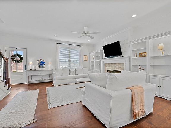 4th image of 2729 Winstar Ct