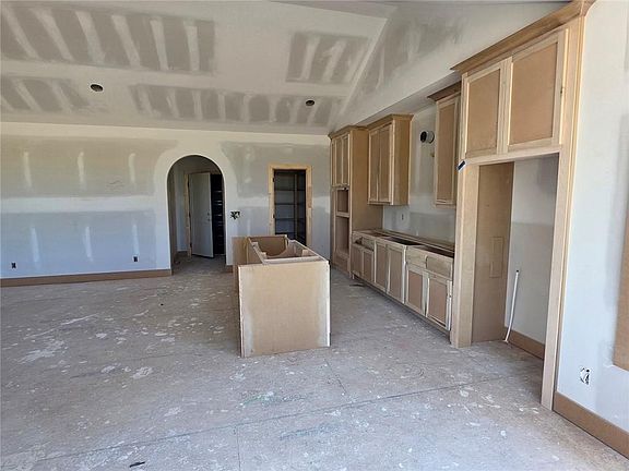 4th image of 23910 W 112th Ter