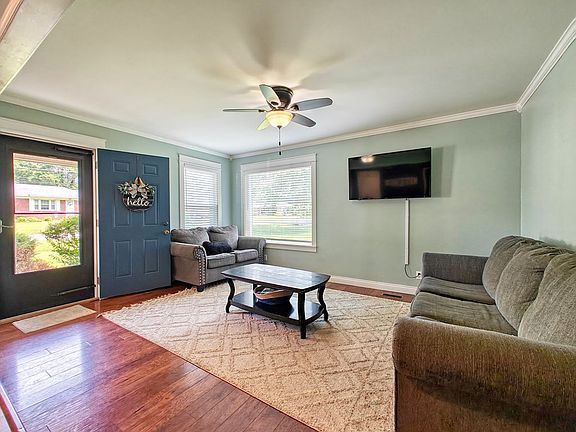 4th image of 276 Mebanewood Dr