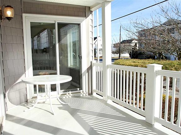 4th image of 2308 Central Ave #1