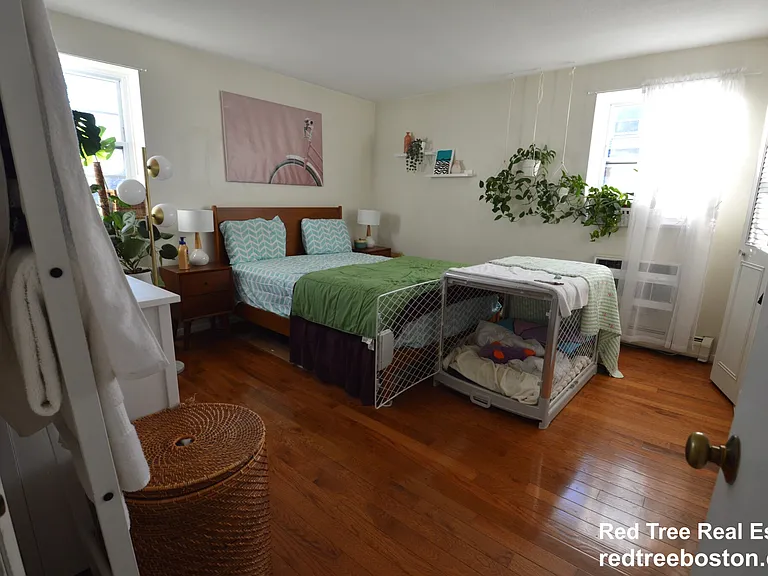 804 Centre St — Photo 7