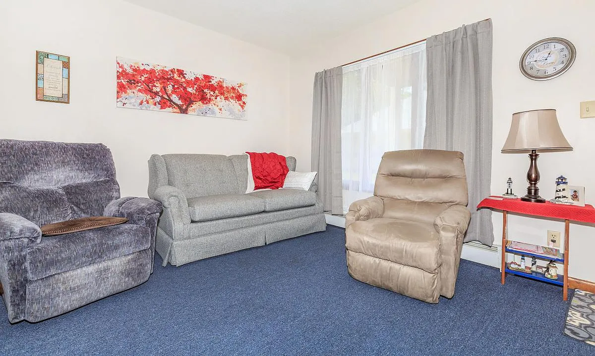 Pineview Apartments — Photo 3