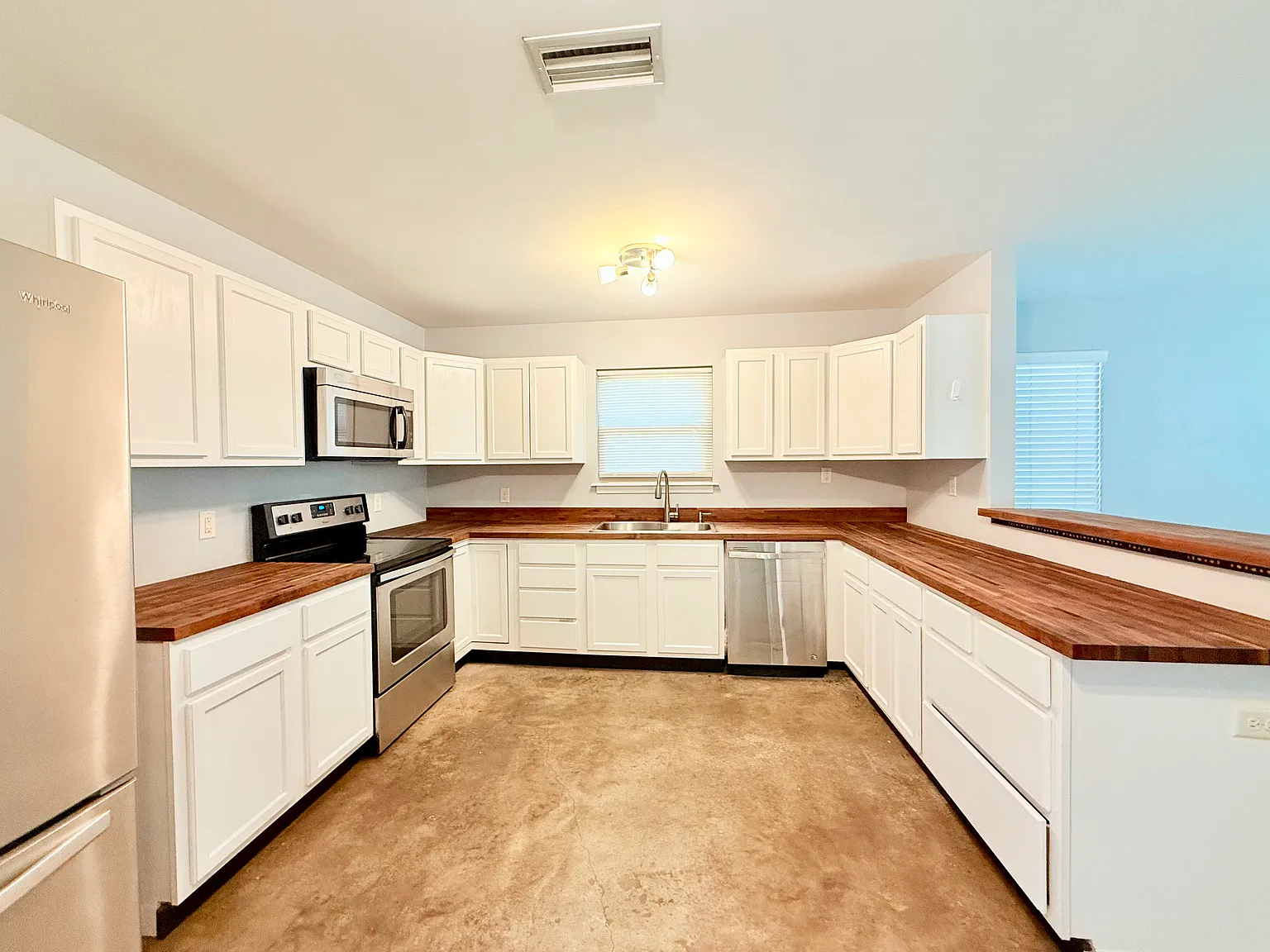17048 Harry Jones Rd — Photo 2
