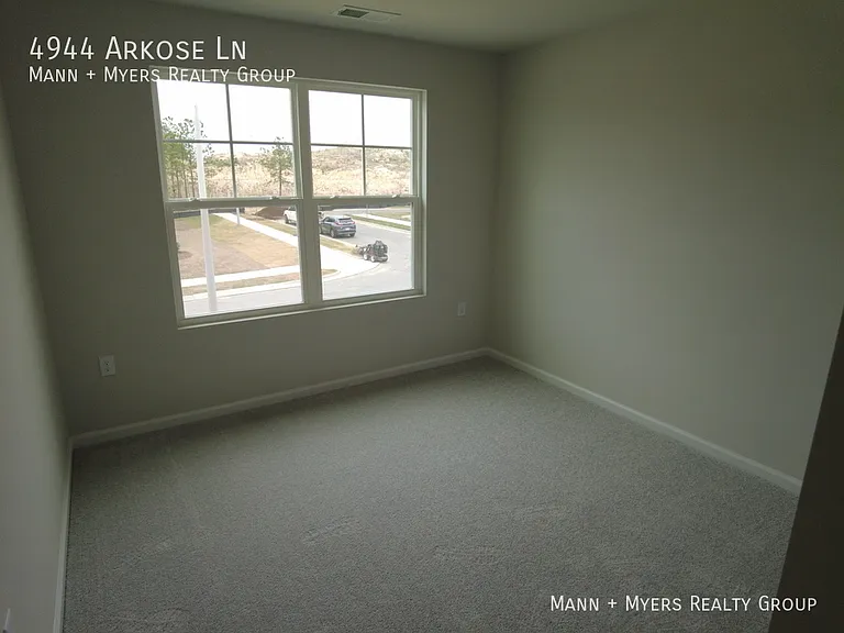 4944 Arkose Dr — Photo 26
