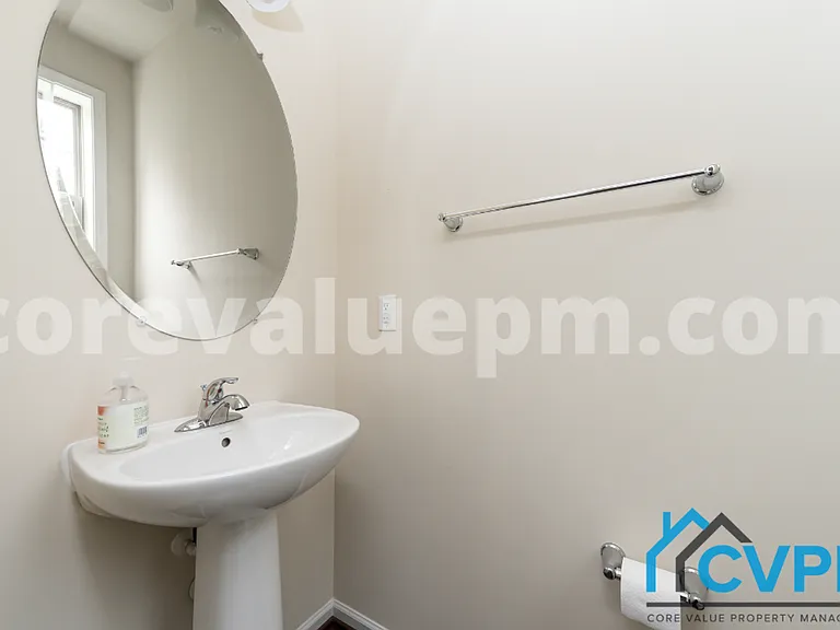 1216 Acorn Ln — Photo 12