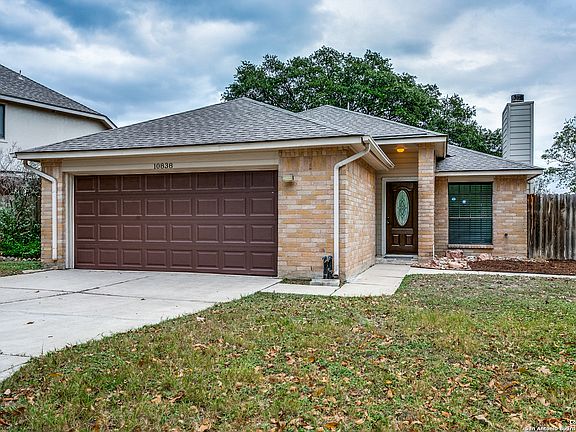 2nd image of 10838 LAKE PATH DR