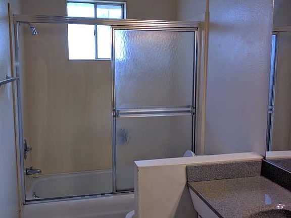 3rd image of 440 N Hobson Plz