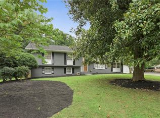 4301 E Kings Point Cir, Dunwoody, GA 30338