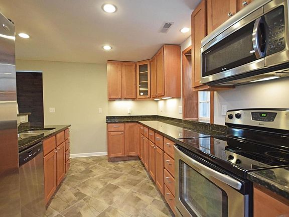 5th image of 2106 East Dr