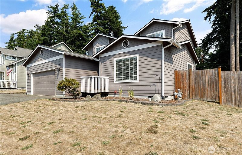 2nd image of 594 SW Regency Drive