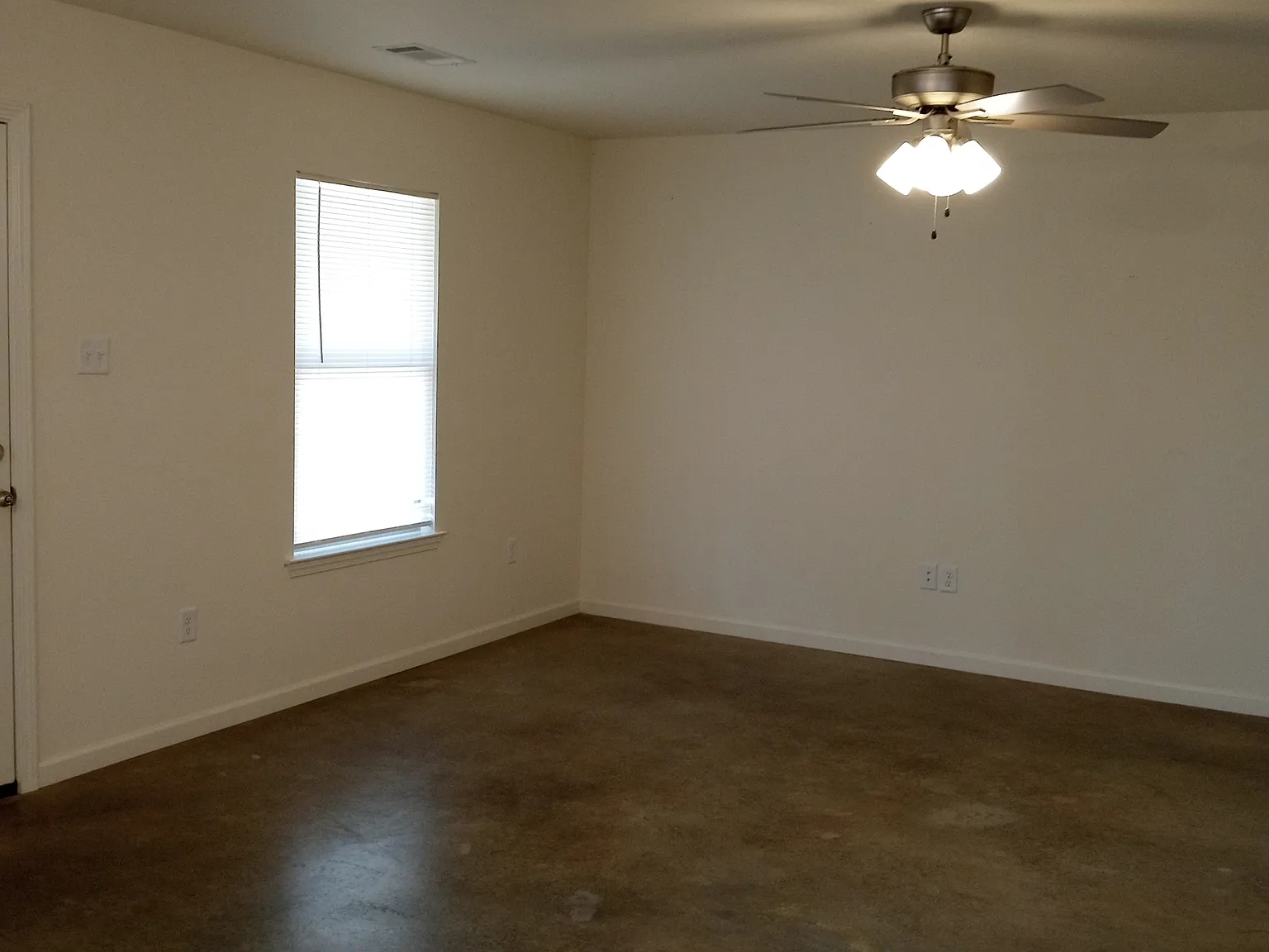 8 Tupelo Street - B — Photo 2