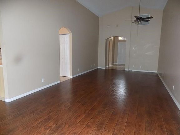 VERONA LIVING ROOM