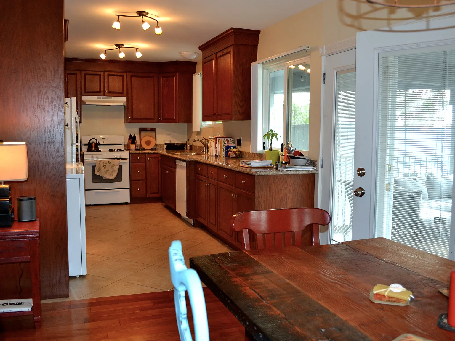 3 bed, 1300 sqft, $4,800 — Photo 2