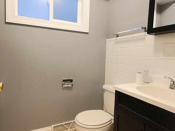 2nd image of 2028 Williamsburg Dr #106