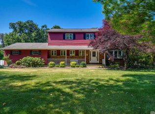 21 Starlit Dr, Northport, NY 11768