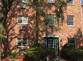 4301 W Shamrock Ln, McHenry, IL 60050