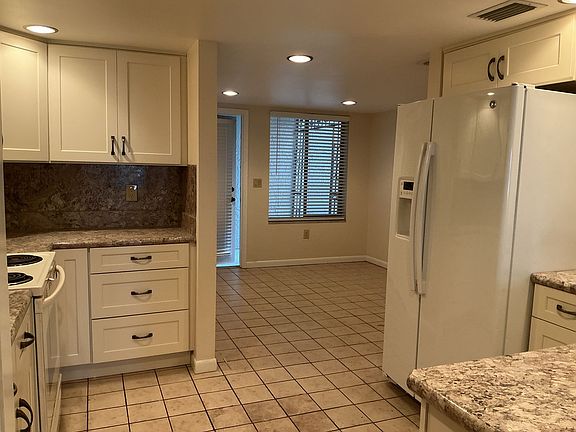 4th image of 1 Lake Hollingsworth Dr APT 2