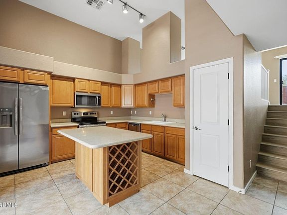 4th image of 330 S Farmer Ave Unit 124