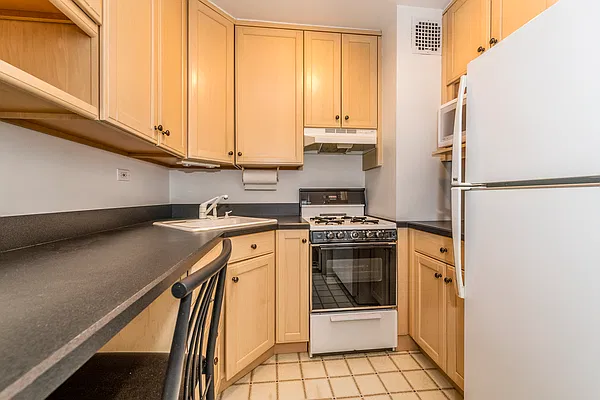 Sold by SBNY RE | media 1