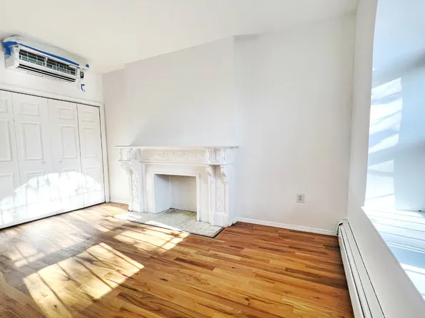 421 Park Place image 3 of 16