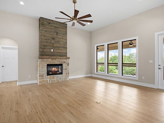 4th image of 200 Castle Pines Dr