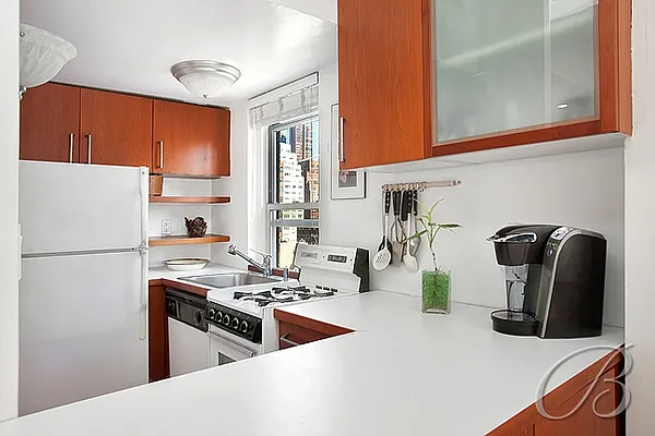 Sold by Bellmarc Realty | media 2