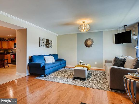 3rd image of 411 Washington Blvd